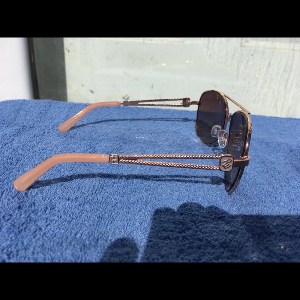 Sun glasses - Picture 2 of 7